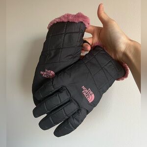 North Face Women’s Gloves (Small)